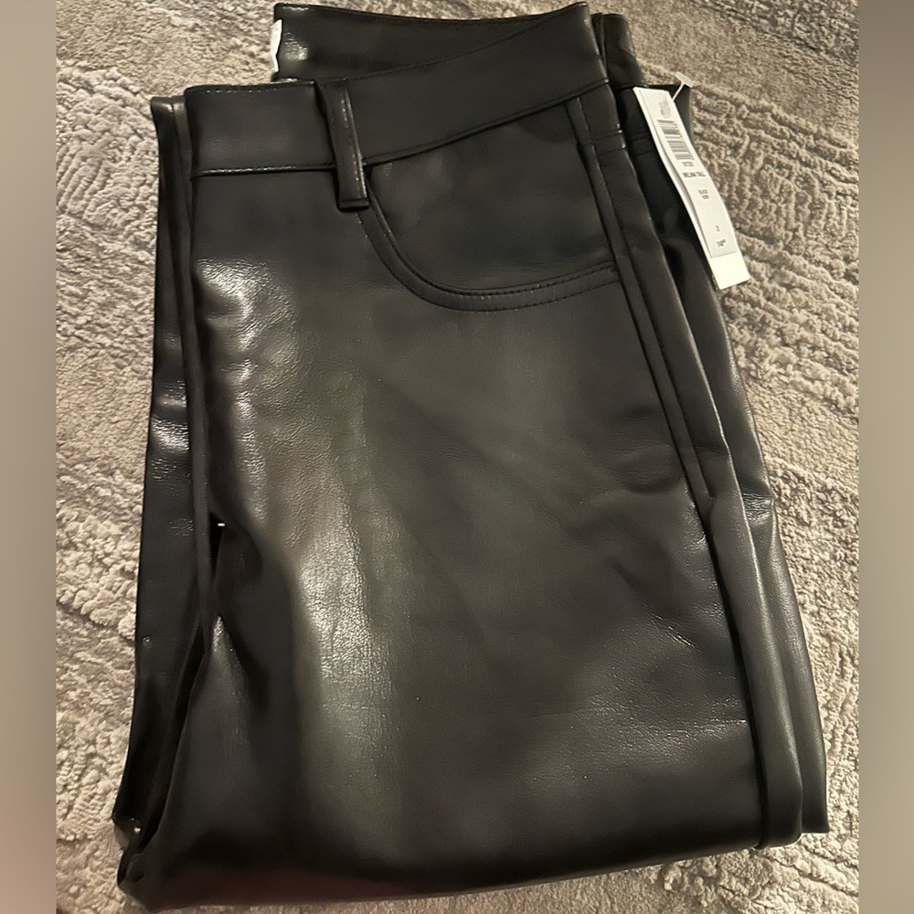 Aritzia leather pants size 2 NWT